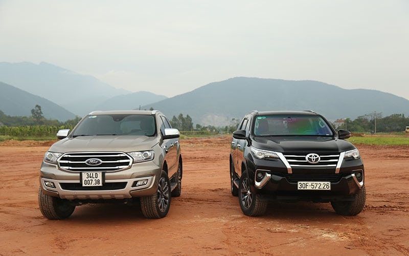 danh gia fortuner va everest - So sánh Toyota Fortuner và Ford Everest 2021 - Cuộc chiến không khoan nhượng