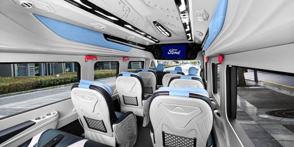 Đánh Giá Chi Tiết Ford Transit Limousine 2024