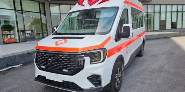 Đánh Giá Chi Tiết Xe Cứu Thương Ford Transit Máy Dầu Nhập Khẩu 2024