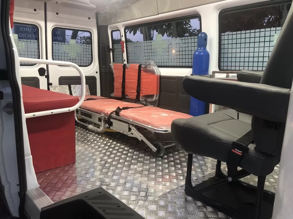Ford Transit cứu thương z4315832973904 d11faa06370324f30aee7566913a100b - Ford Transit cứu thương